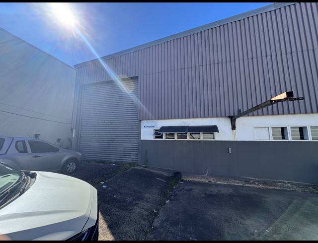 850M² WAREHOUSE TO LET IN SPRINGFIELD